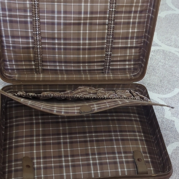 Classic Brown Leather Briefcase - Picture 14 of 15